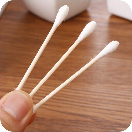 The q-tip cotton buds sticks a two-headed swabs sterile