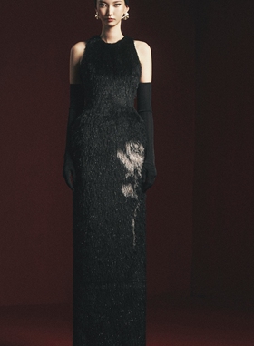 Maison des Copains越南品牌EminenceUnveiled系列后开衩及地长裙