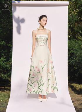 NHAT VY越南品牌LIMERENCE系列方领长款连衣裙定制