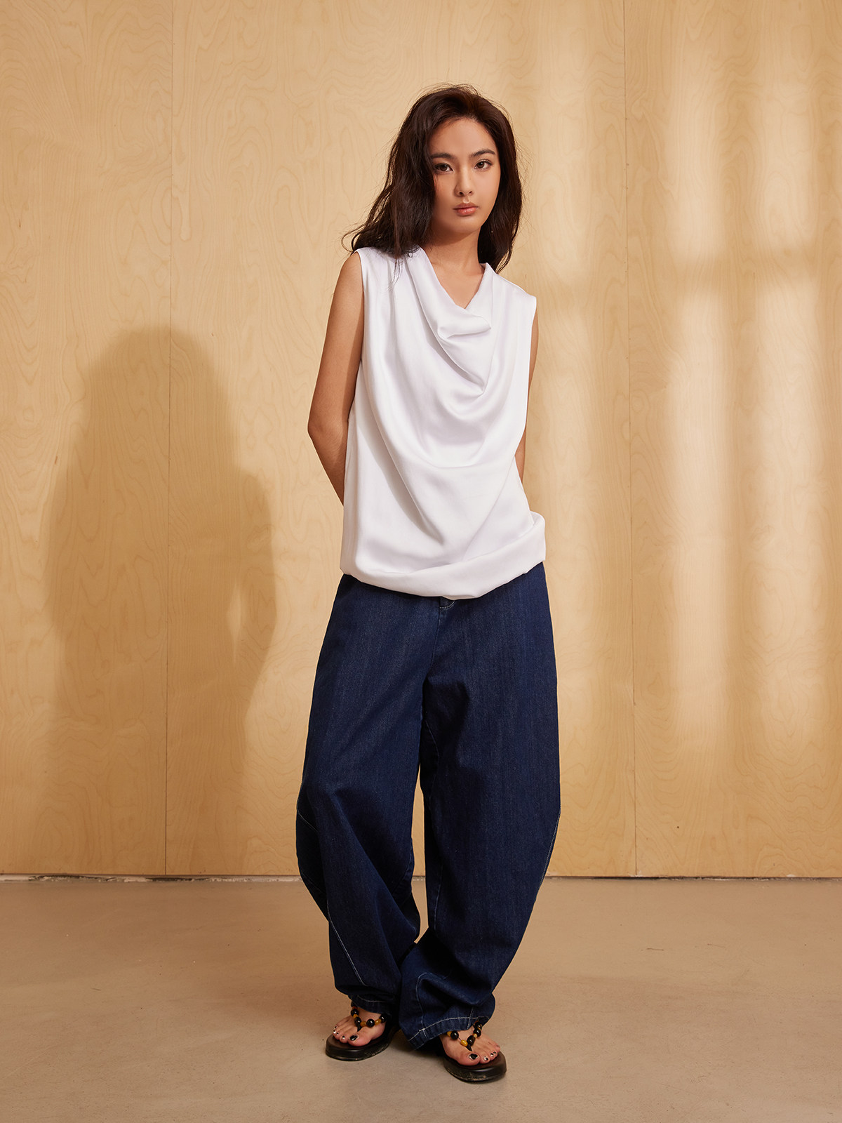 piacevole e 23ss 纯色丝绵荡领无袖上衣舒适直筒版背心质感剪裁