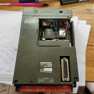 【议价】【议价】三菱a0j2hcpu缺面板盖有破损成色如图