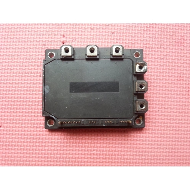 【议价】6MBP50RTF060-01 A50L-0001-0384 铜片有点裂 实物图