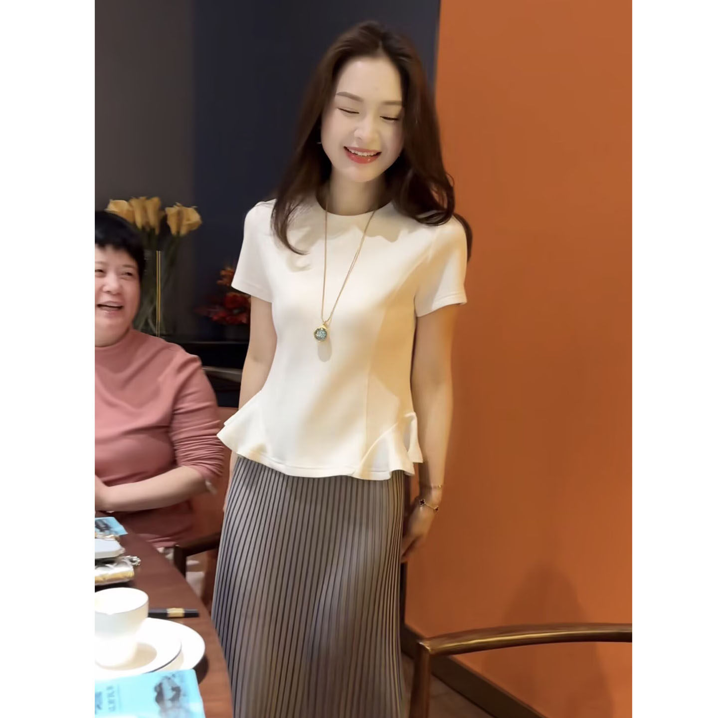 2026新款纯色简约t恤女士夏季显瘦减龄荷叶边短袖小个子修身上衣