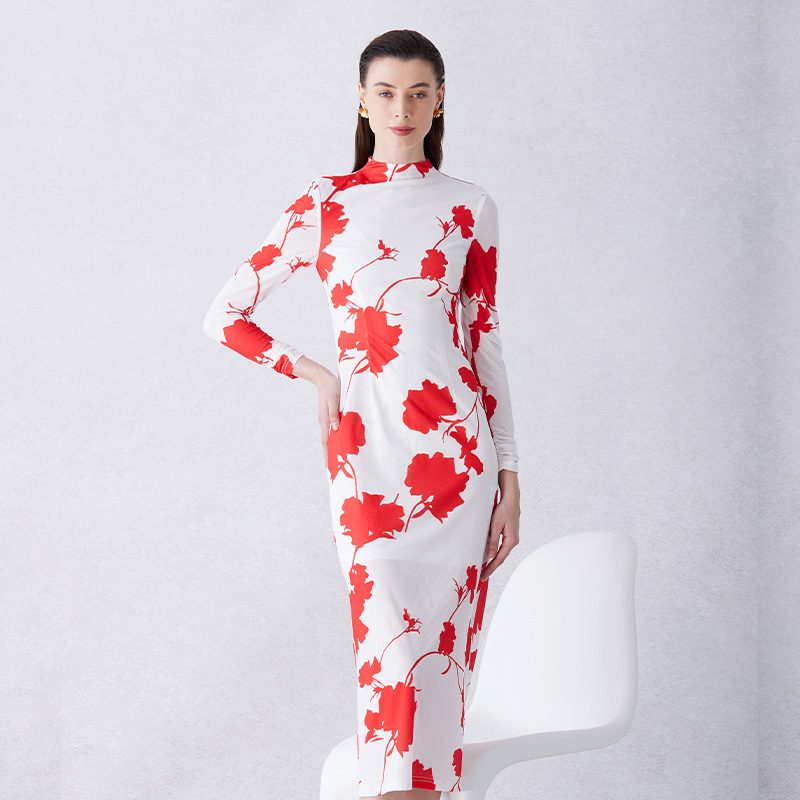 设计师限量系列时髦玩家半高领白底红花弹力修身连衣裙