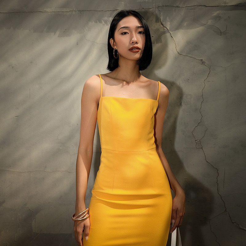BRAND BY MEI【王牌剪裁】经典修身不紧绷过膝铅笔吊带连衣裙黄色
