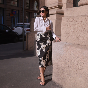 立体提花 MEI 定制面料立体黑白花朵铅笔半身裙独特 BRAND