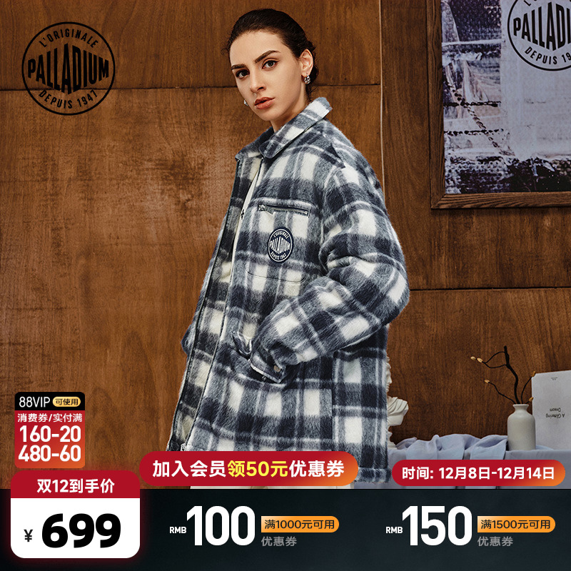 前侧双插口袋设计，背后大图案设计