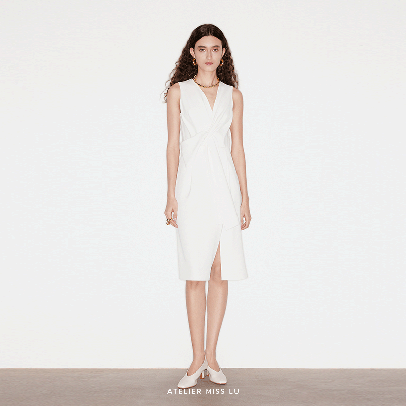 立体纽结设计侧开叉连衣裙