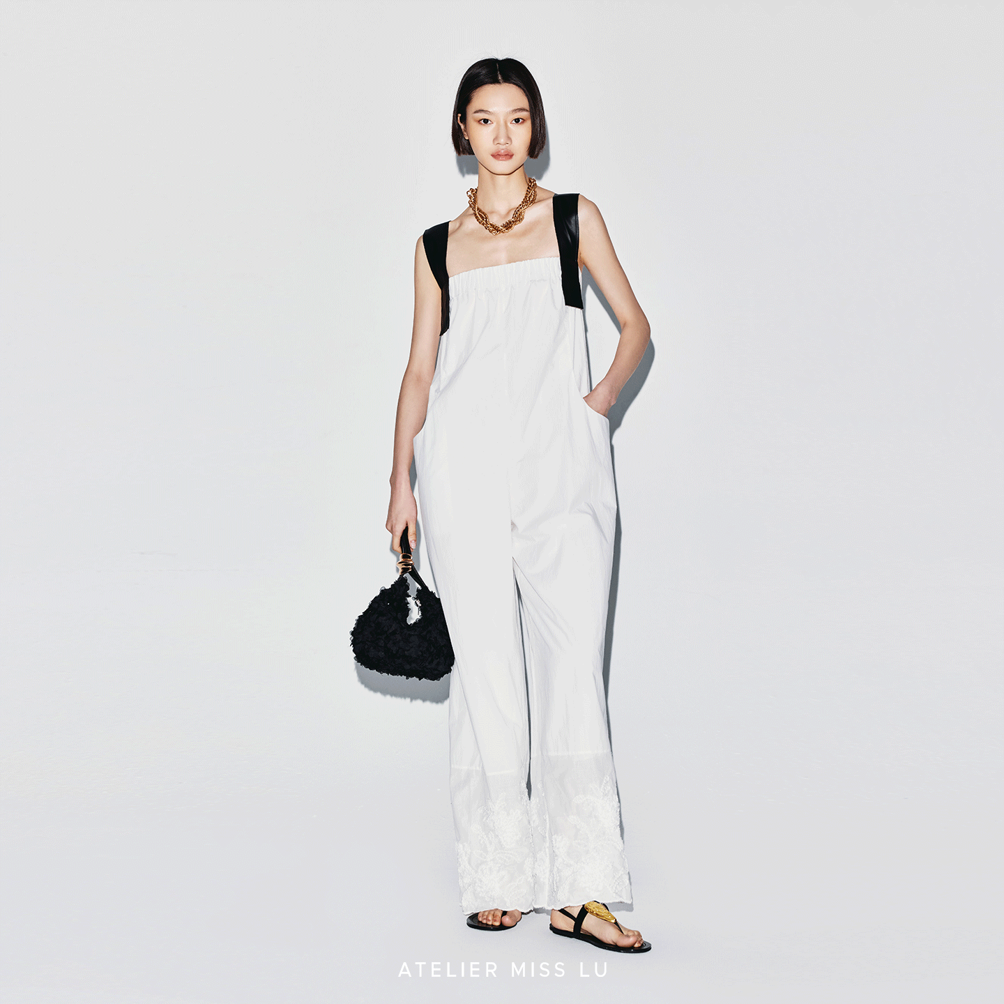 AtelierMissLu【玛丽假日】撞色肩带设计立体刺绣肌理连体裤