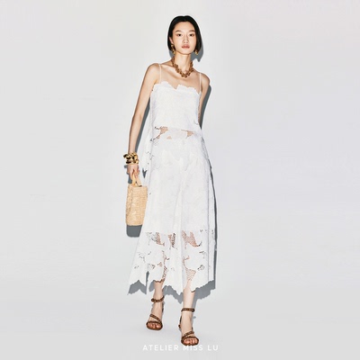 光影镂空蕾丝不规则下摆吊带上衣