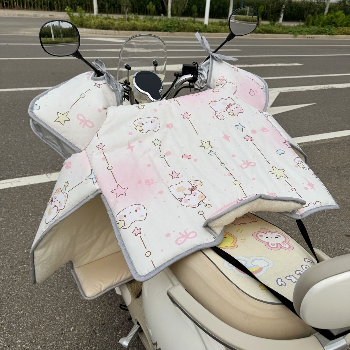 电动车挡风被冬季高级牛奶绒加厚防水保暖防寒摩托防风罩通用新款