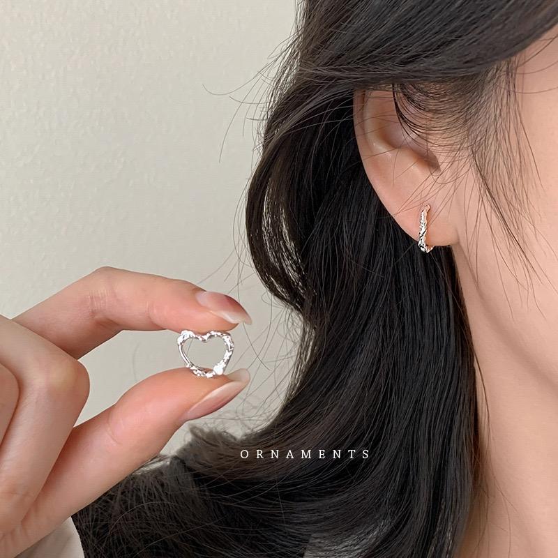 小巧简约精致镂空爱心耳扣