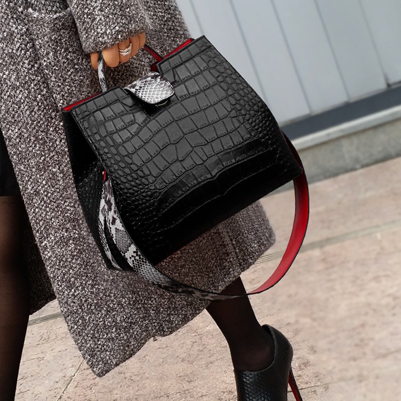 Luxury Crocodile Handbags Women Snakeskin Wide Shoulder Str