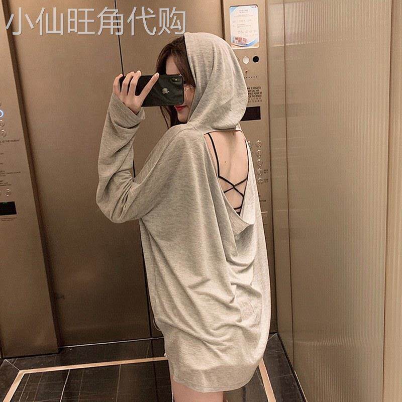 连帽长袖T恤女早秋季欧货大版后背镂空小衫辣妹露背防晒罩衫卫衣