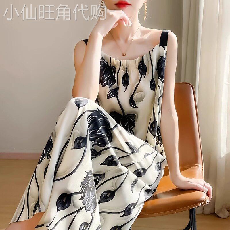 碎花雪纺连衣裙女夏季无袖2026新款缎面印花宽松显瘦过膝吊带长裙