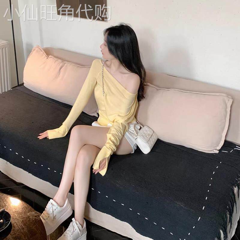 黄色露肩针织衫女夏季欧货新款氛围感早秋穿搭斜肩慵懒风长袖上衣