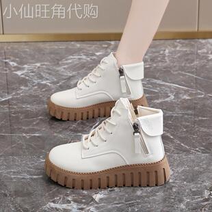 香港高帮小白鞋女配裙子轻便厚底2025新款秋加绒软底休闲防滑短靴