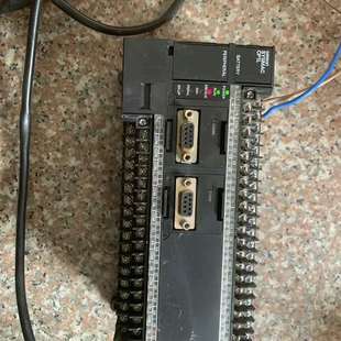 一台拆机件 议价欧姆龙PLC M60DT 成色如图 CP1L