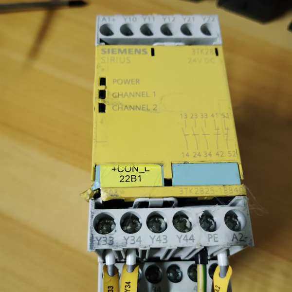 议价西门子安全继电器3TK2825-1BB40，二手拆机