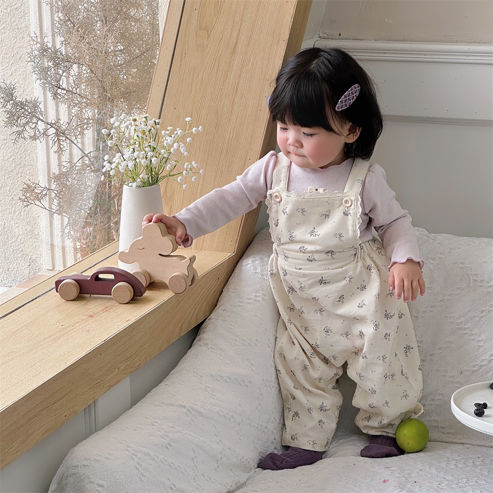 婴儿连体衣套装北欧碎花外出服女宝宝打底衫背带裤幼童两件套