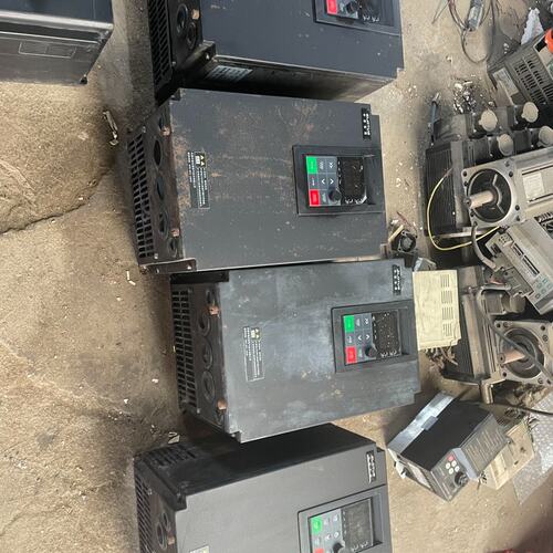 议价中誉东莲变频器11kw/15kw还有一台，中誉东莲DL200可维修