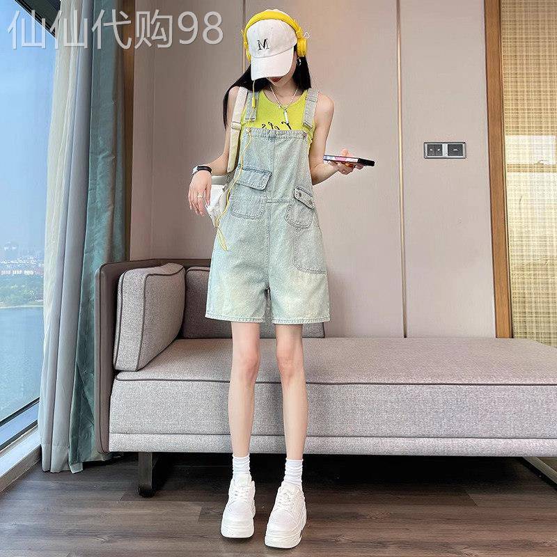 工装牛仔背带裤女夏季薄款2026新款宽松小个子吊带阔腿连体短裤子