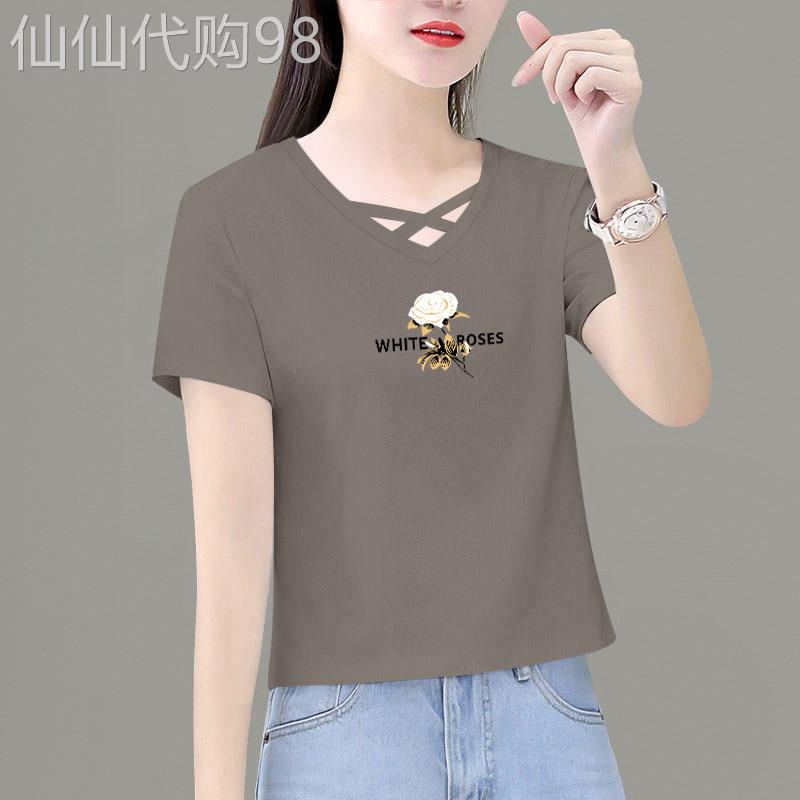 字母花朵v领短袖t恤女士夏季新款显瘦短款纯棉小个子体恤减龄上衣
