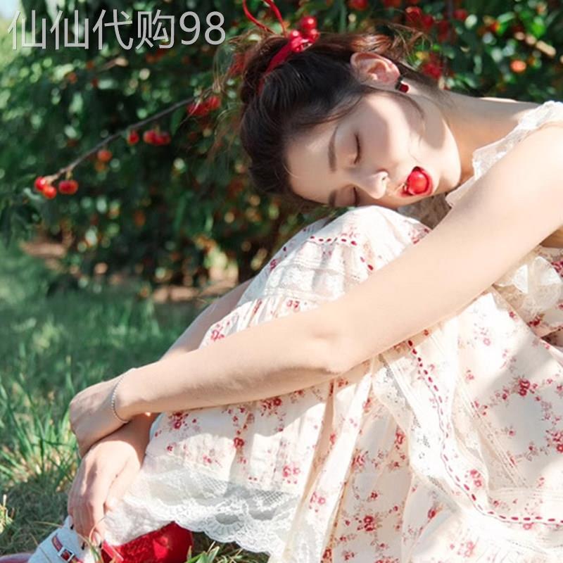 茶歇法式白色碎花洋装女2026秋季新款独特超好看无袖吊带长裙子