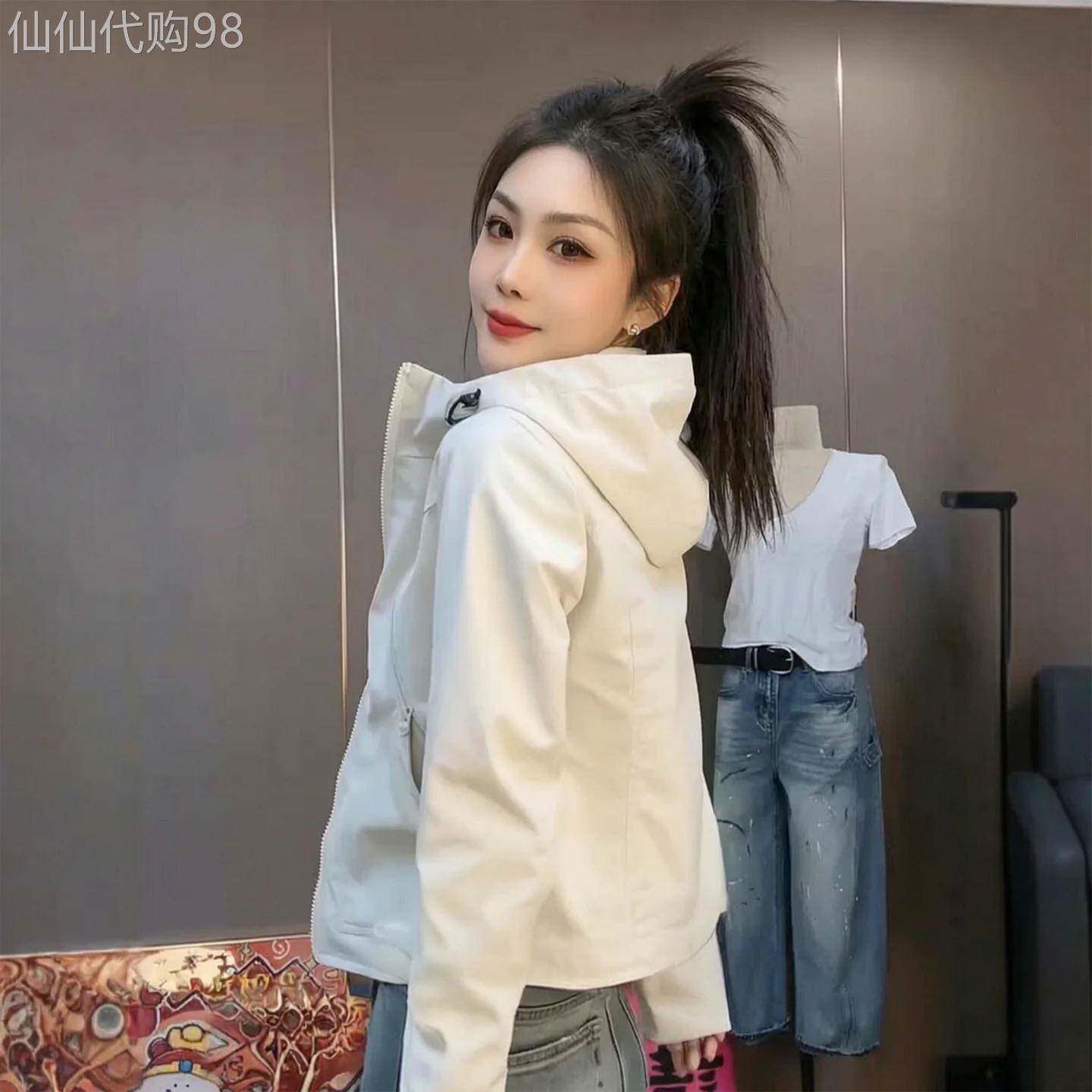 潮牌薄短外套女2026春秋新款风衣女装上衣休闲收腰修身软壳冲锋衣