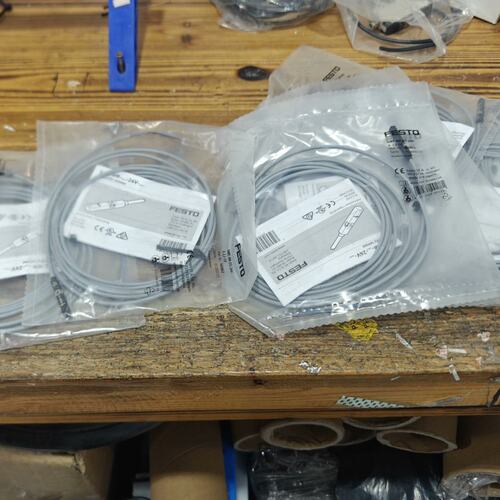 关SME-8M-DS-24VSME-8M-DS-24V-K-2,5-OESME-8M-DS-24V-K-5,0-OE