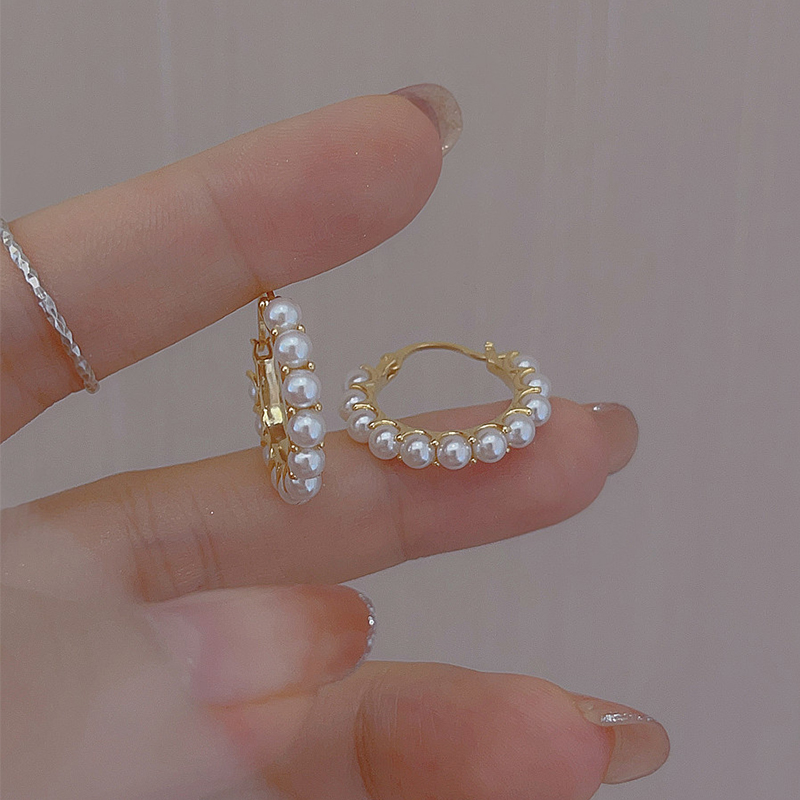 耳环女耳圈2025新款潮仿珍珠耳扣小众设计感高级耳钉圆脸耳饰轻奢