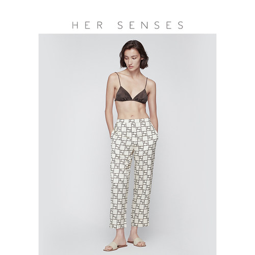 HER SENSES/何识时装系列梭织吊带轻薄真丝三角杯C066