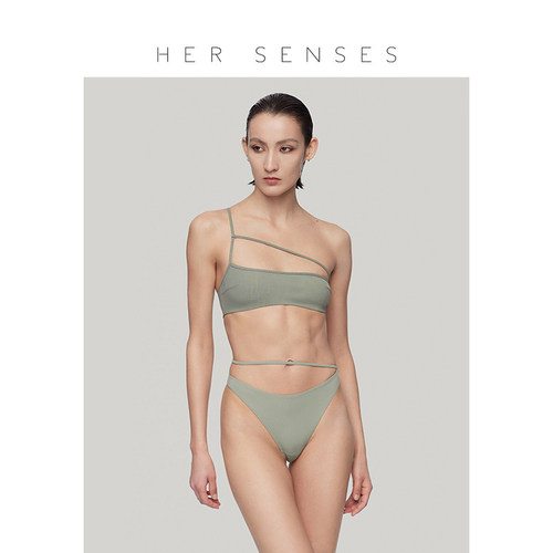 HER SENSES/何识律动系列小众设计环保斜细带单肩抹胸无钢圈 B080