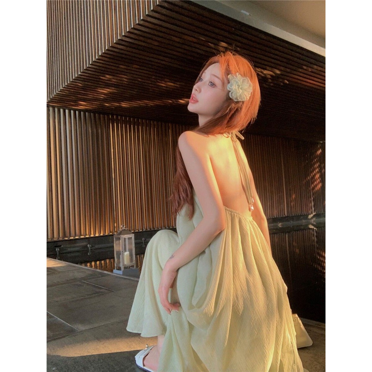 纯欲性感露背挂脖吊带连衣裙女夏季度假褶皱长裙绿色宽松a字裙子