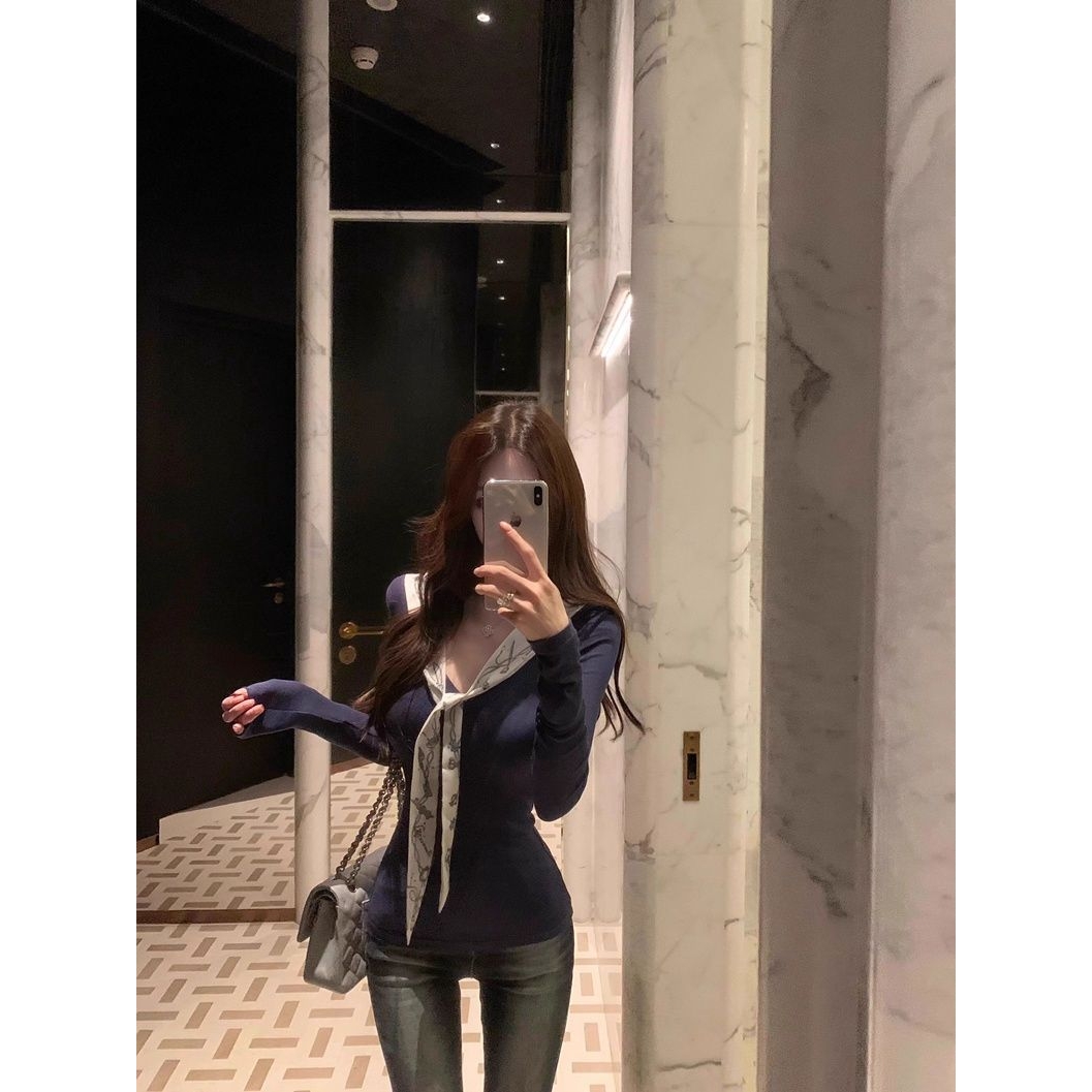 纯欲风蓝色系带V领长袖T恤女春季新款修身显瘦别致绝美打底衫上衣