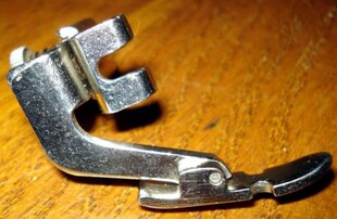 Singer Sewing Machine Adjustable Hinged Zipper Foot#161166 -