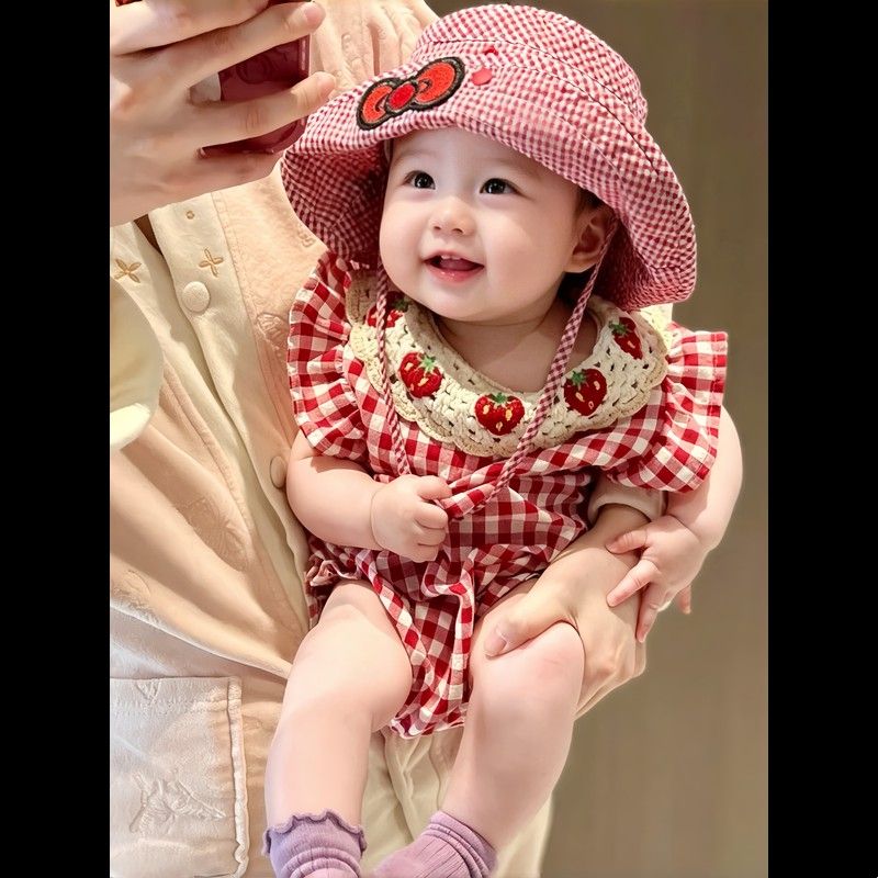 草莓红格子宝宝衣服夏季新款婴儿连体衣小月龄爬服包屁衣哈衣洋气