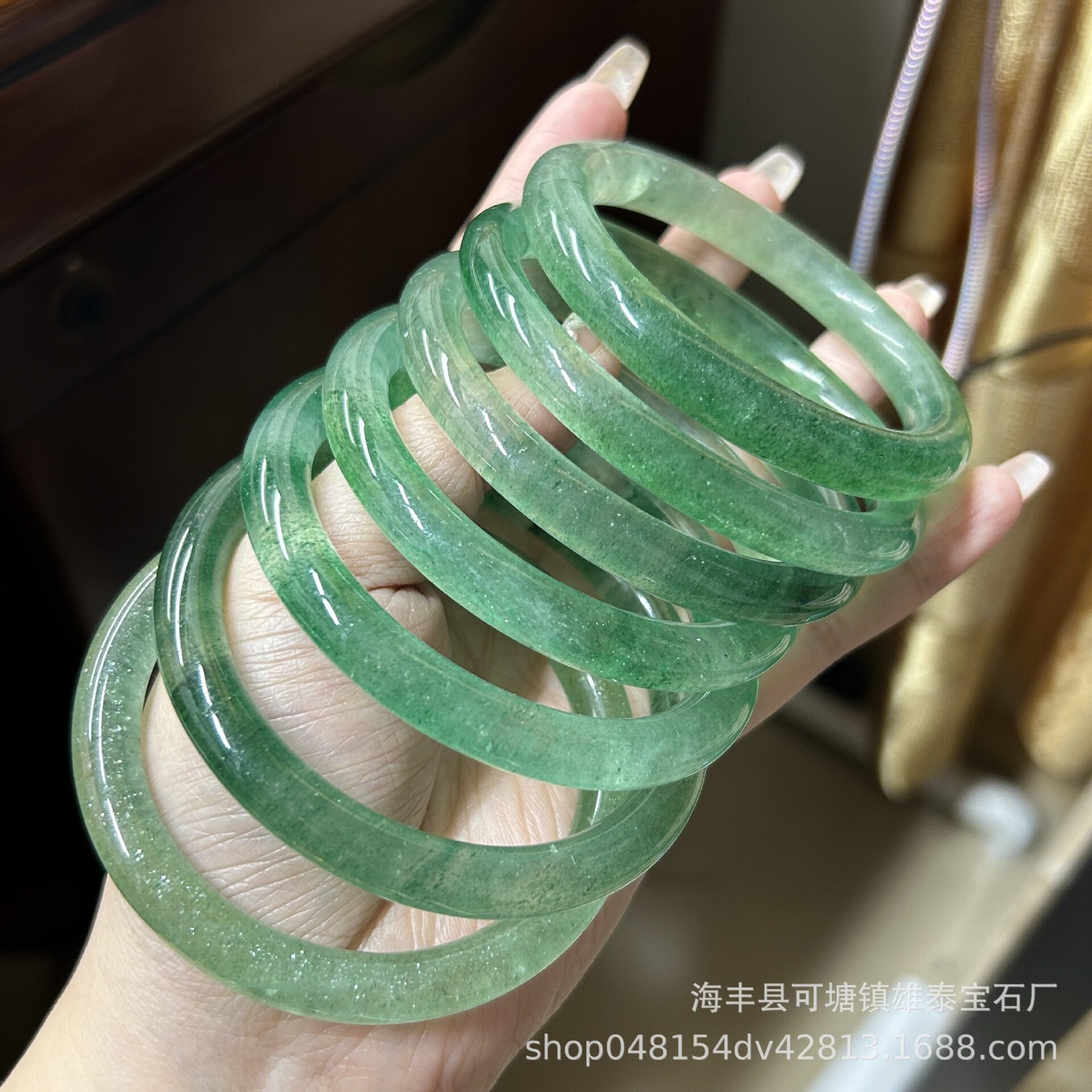 吴老头水晶天然绿草莓晶圆条手镯