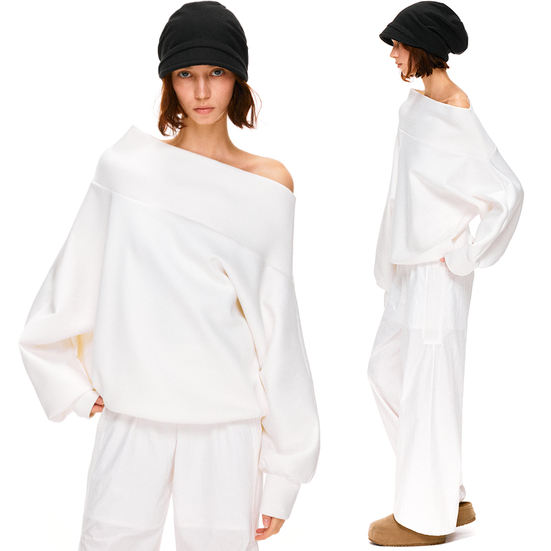 KVKV 白色空气棉大廓形斜肩纽扣长袖卫衣