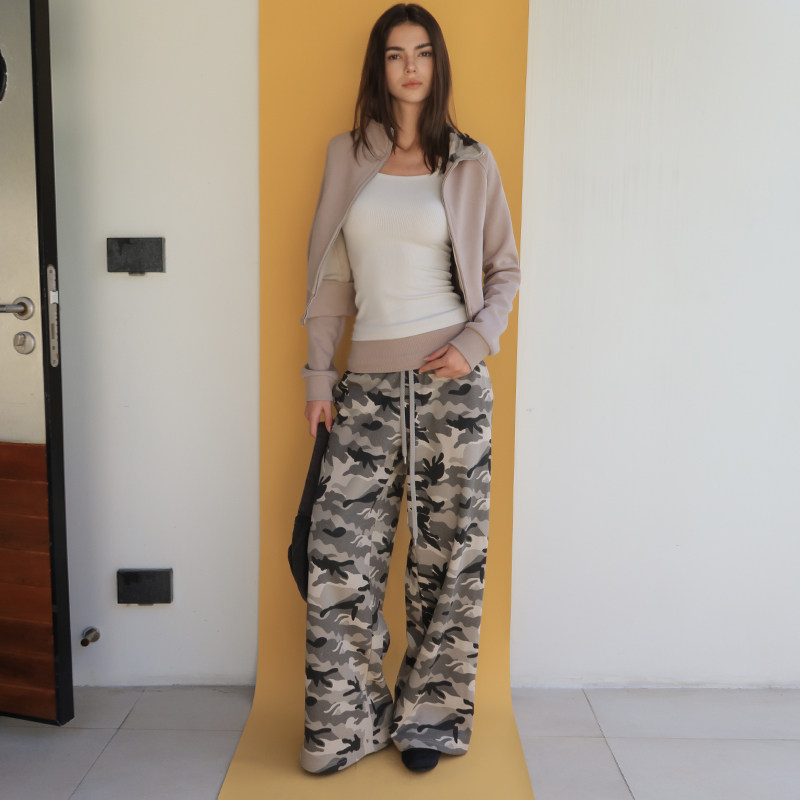 KVKV浅杏灰迷彩拼接双腰头抽绳肤感阔腿运动休闲卫裤