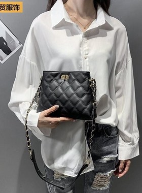 Small bag ladies with hundreds of stylish one-shoulder chain