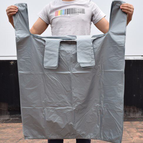 The black garbage bag is oversized, thickened and issued to