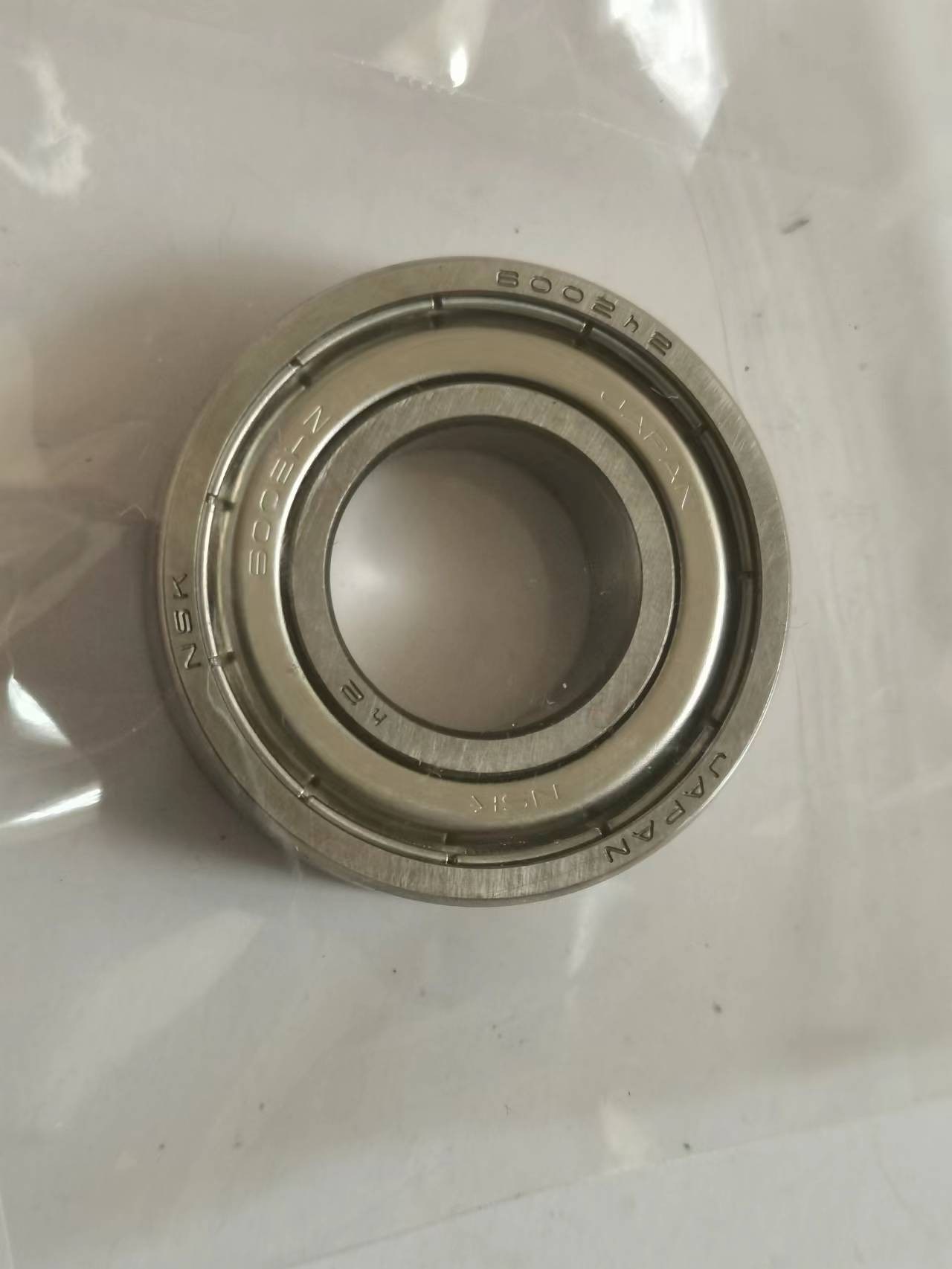 nsk进口深沟球轴承耐高温无油自润滑6002hz ,数量有5