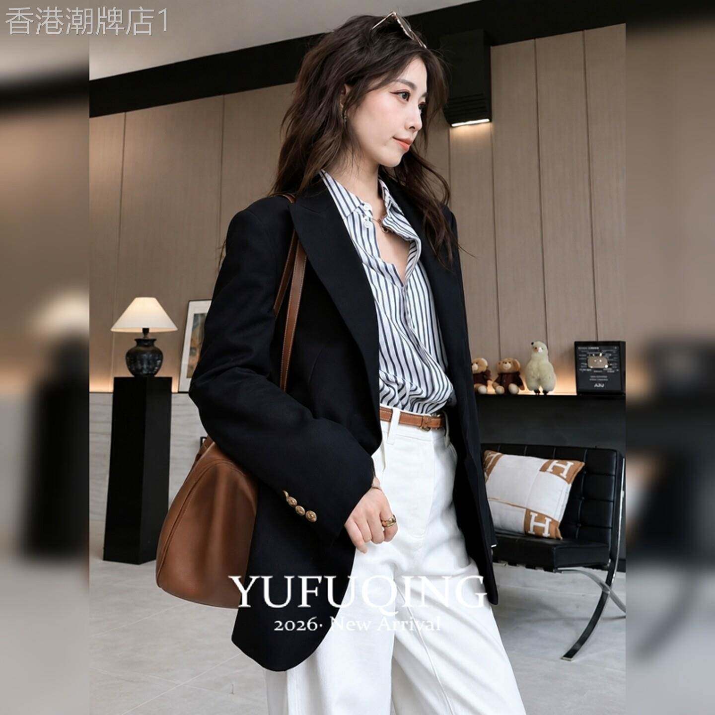 黑色短款西装外套女士修身正肩翻领长袖纽扣韩系早秋通勤轻熟穿搭