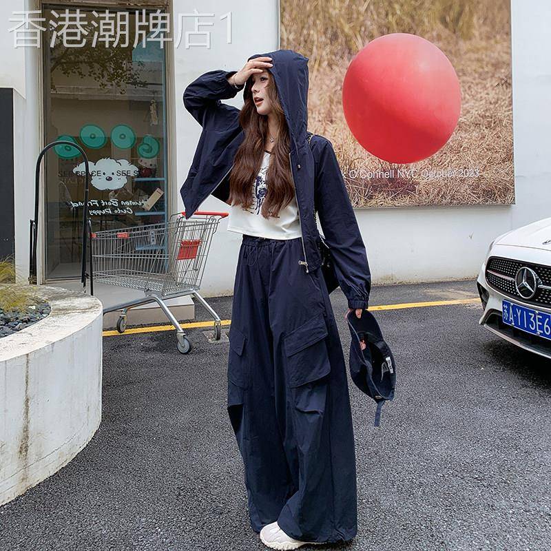 深蓝色工装连帽外套吊带阔腿裤三件套女2025秋季新款时尚休闲套装