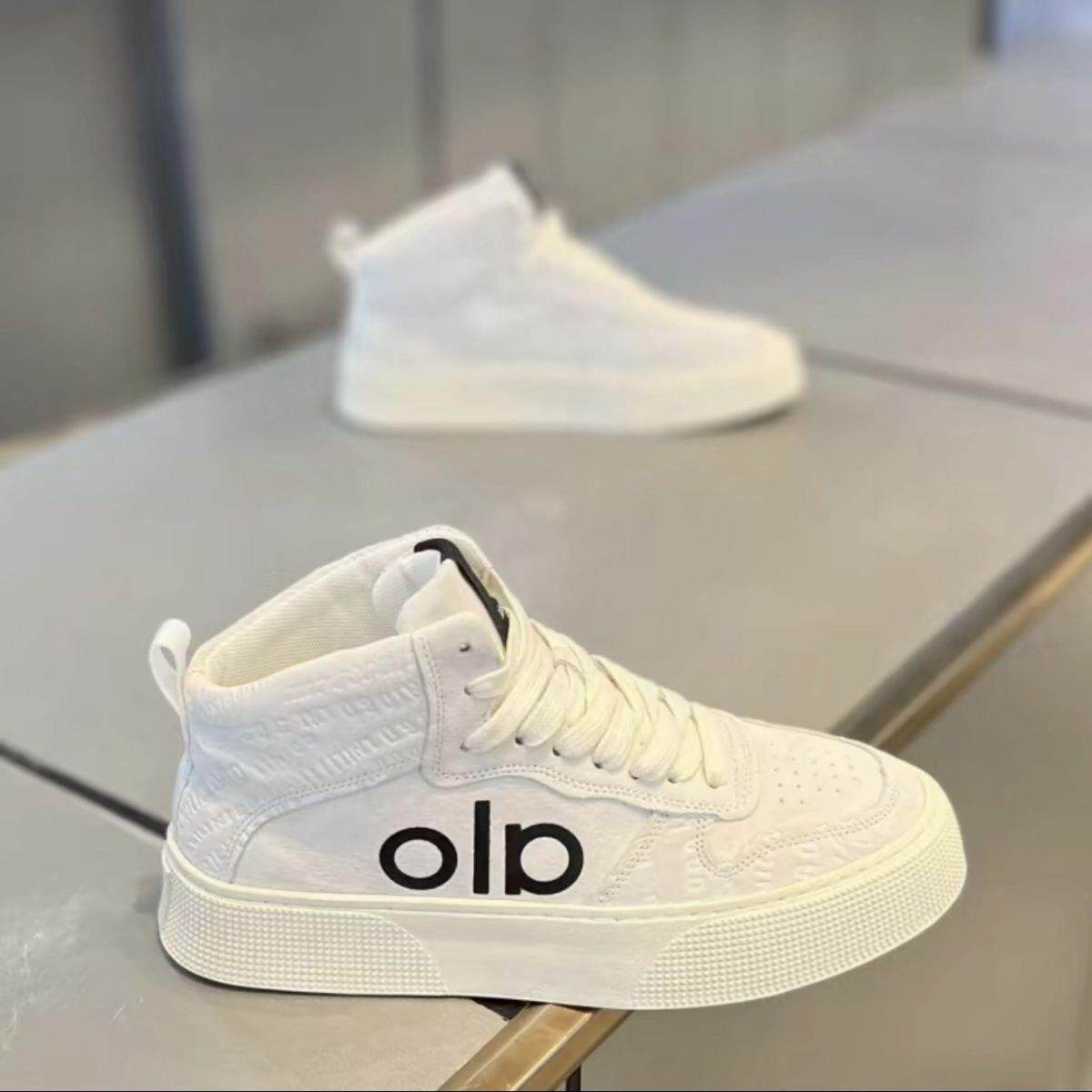 潮牌中高帮板鞋男士秋冬季新款厚底增高运动休闲鞋子男款