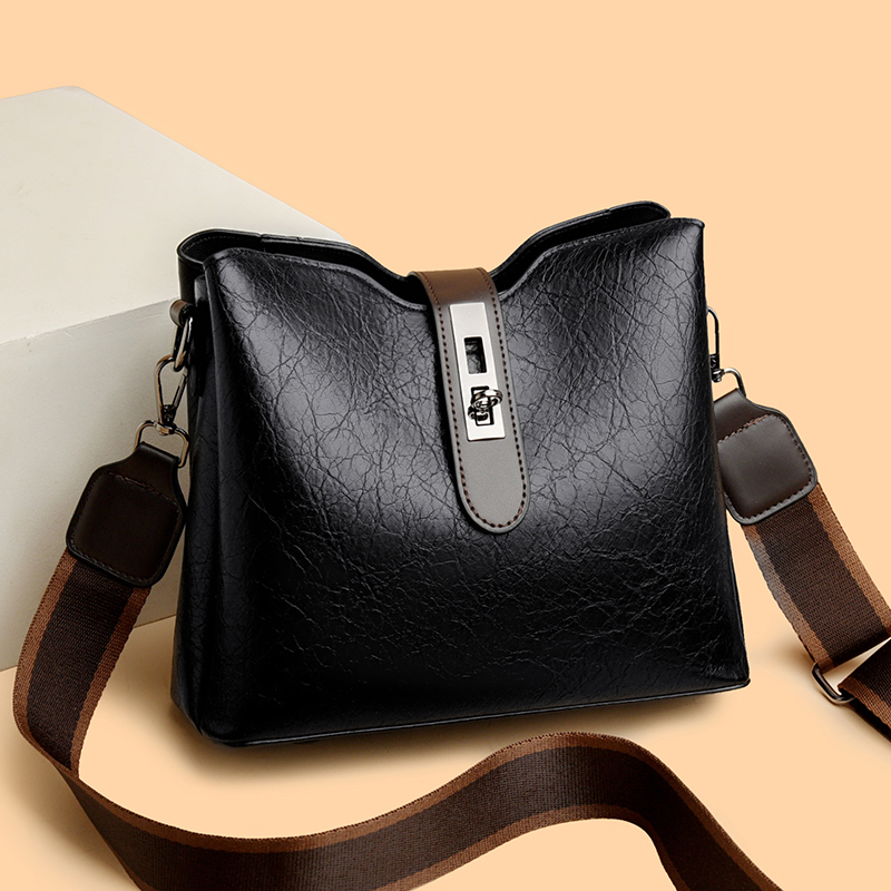 休闲简约风真皮水桶包