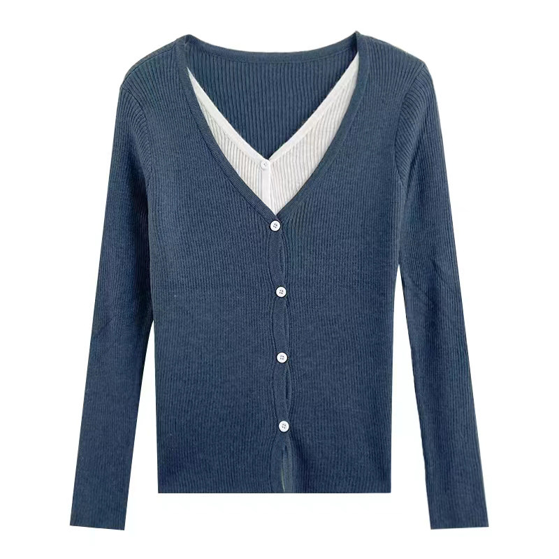 카운터 신상 2024 가을 한국판 시크한 틈새 디자인 부드럽고 밀랍 같은 솔리드 컬러 스티치 가짜 투피스 니트 가디건