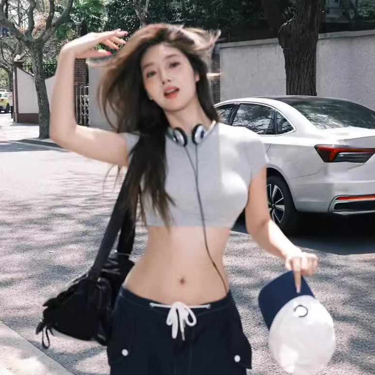 辣妹带胸垫短袖T恤女夏季新款后背镂空绑带性感露背修身短款上衣