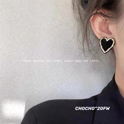 chocho/韩国复古黑白撞色爱心耳环 可爱高级百搭心形耳钉s925银针